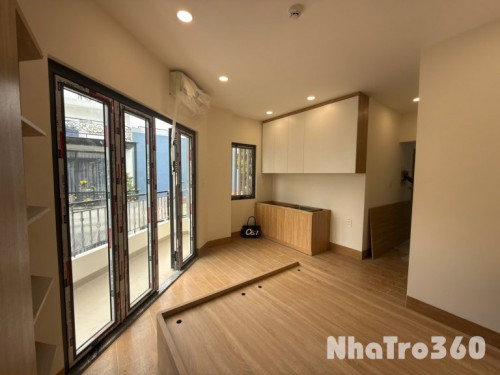 🏠 Căn studio ban công mới toanh tại Dạ Nam quận 8. Ban công lớn, bếp lớn, nội thất hiện đại.