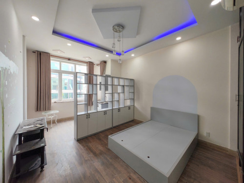 Cho thuê căn 1PN - cửa sổ lớn - tách bếp mặt tiền đường quận 8