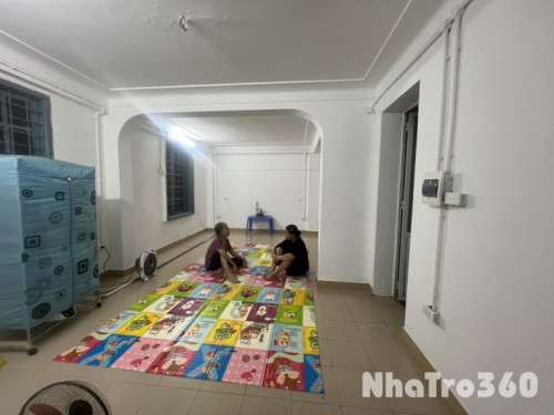 CĂN HỘ MẶT ĐƯỜNG CẦN RỘNG TÌM NGƯỜI THUÊ