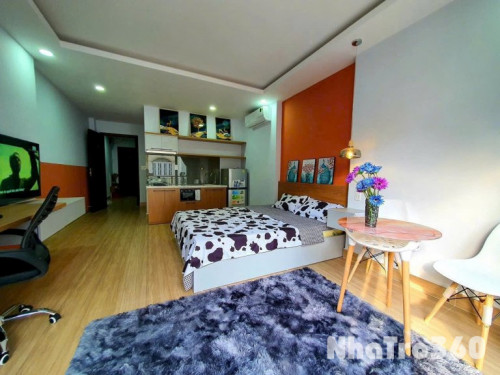 Cho thuê căn hộ ban công, Q1, đường Nguyễn Thái Bình, gần Chợ Bến Thành, Công Viên 23/9, Cầu Calmette