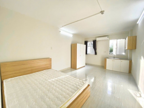 Cho thuê Studio cửa sổ Q4 - gần ngay Đh Luật, Đh Nguyễn Tất Thành, cầu Kênh Tẻ, cầu Tân Thuận,…