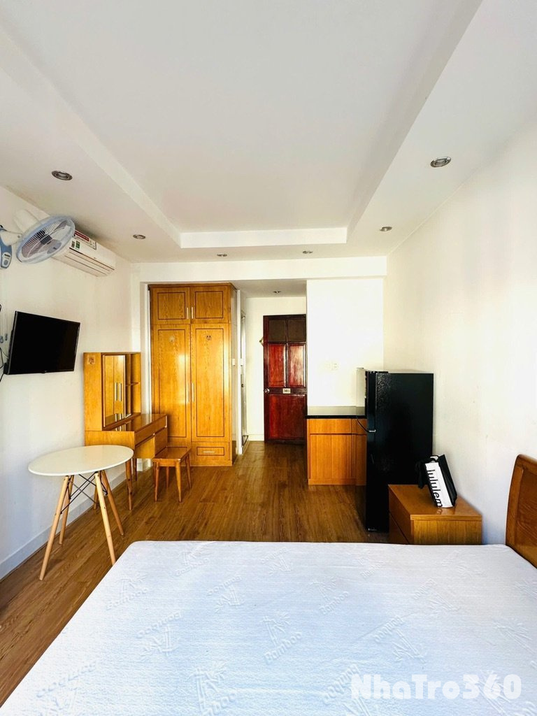 Cho thuê studio quận 1 cửa sổ lớn, full nội thất