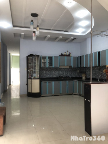 Cho thuê nhà mặt tiền nguyên căn