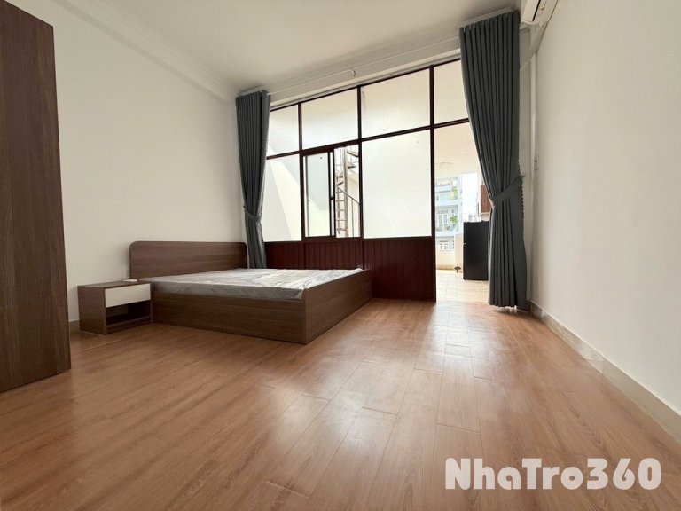 Full nội thất, sân thượng, 1 phòng ngủ, tách bếp