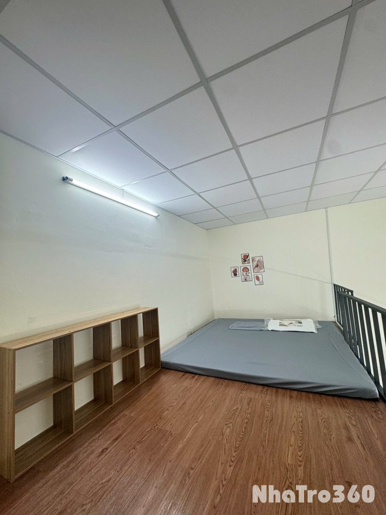 Phòng trọ gác cửa số gần ĐH Bách Khoa, UEH