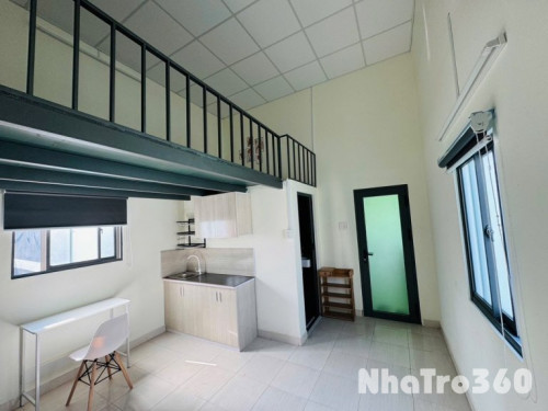 Phòng trọ gác cửa số gần ĐH Bách Khoa, UEH