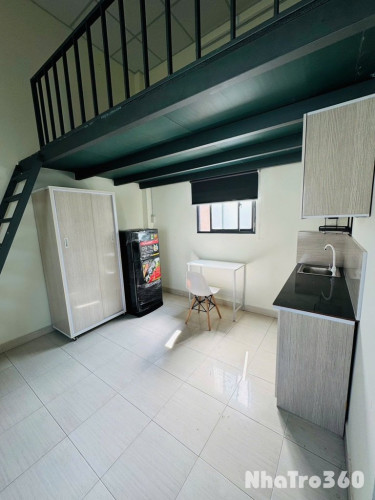 Phòng trọ gác cửa số gần ĐH Bách Khoa, UEH