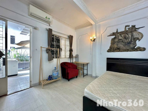 Cho thuê căn hộ 1PN ban công lớn gần chợ Bến Thành