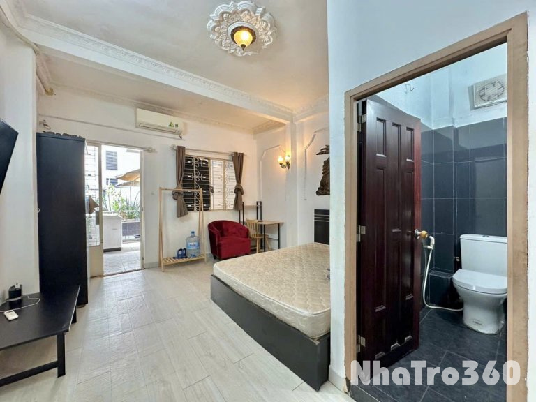 Cho thuê căn hộ 1PN ban công lớn gần chợ Bến Thành