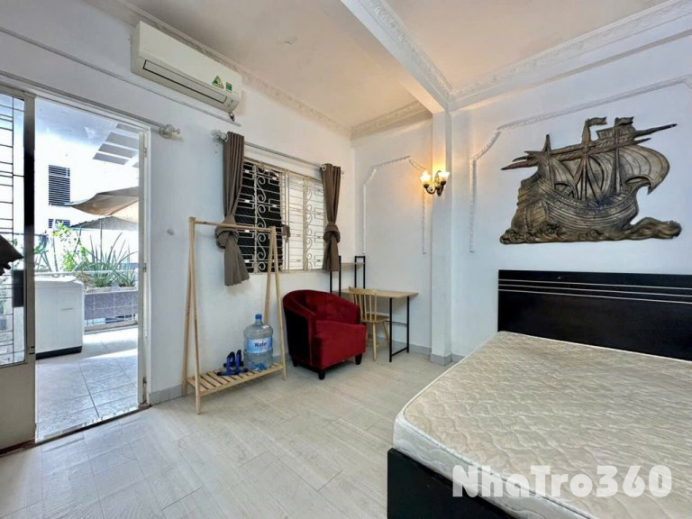 Cho thuê căn hộ 1PN ban công lớn gần chợ Bến Thành