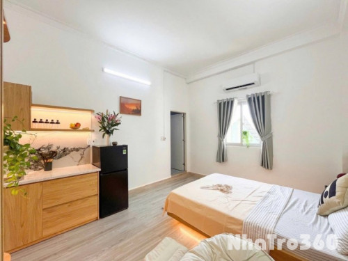 Căn Hộ Cửa Sổ Trời Thang Máy Gần Ngã Tư Bảy Hiền