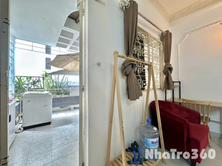 Cho thuê căn hộ 1PN ban công lớn gần chợ Bến Thành