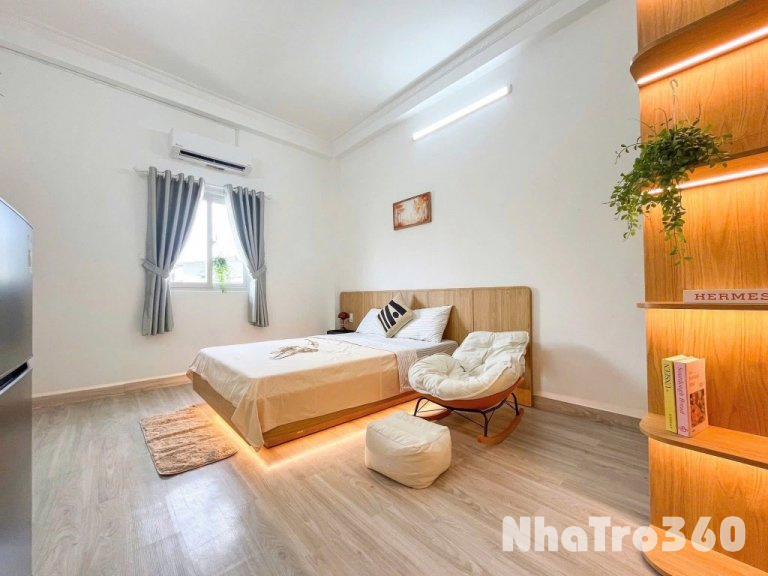 Căn Hộ Cửa Sổ Trời Thang Máy Gần Ngã Tư Bảy Hiền