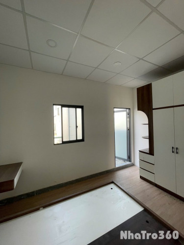 Cho thuê căn hộ ban công, Q4, Đường Đoàn Văn Bơ, gần ĐH Nguyễn Tất Thành, chợ Xóm Chiếu, Cầu Tân Thuận