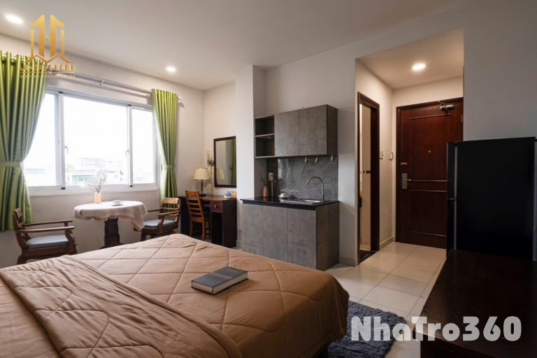 Căn hộ studio cửa sổ lớn gần sân bay Tân Bình