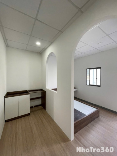 Cho thuê căn hộ ban công, Q4, Đường Đoàn Văn Bơ, gần ĐH Nguyễn Tất Thành, chợ Xóm Chiếu, Cầu Tân Thuận