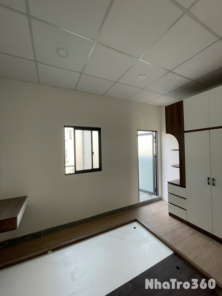 Cho thuê căn hộ ban công, Q4, Đường Đoàn Văn Bơ, gần ĐH Nguyễn Tất Thành, chợ Xóm Chiếu, Cầu Tân Thuận