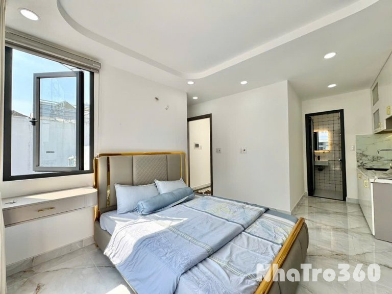 STUDIO FULL NỘI THẤT BAN CÔNG THOÁNG MÁT