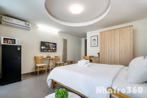 Cho thuê căn hộ 1PN quận 1, ban công full nội thất