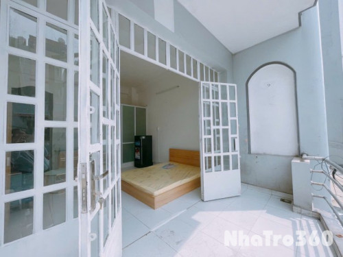 Cho thuê căn hộ ban công, Q8, Đường Âu Dương Lân, gần Cầu Nguyễn Văn Cừ, Cầu Chữ Y, ĐH Sài Gòn