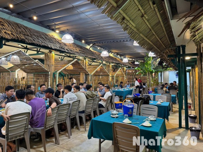 SANG NHANH 400TR MB 25TR 700M2 QUY MÔ 10 PHÒNG VIP 45 BÀN SÂN VƯỜN