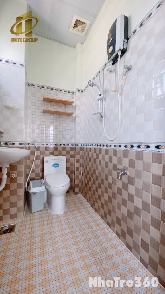 Cho thuê căn hộ ban công, Q4, Đường Xóm Chiếu, gần ĐH Nguyễn Tất Thành, cầu Tân Thuận, chợ Xóm Chiếu