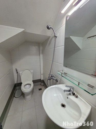 Căn Hộ Full Nội Thất Rộng 30m2 Gần Chợ Bà Chiểu