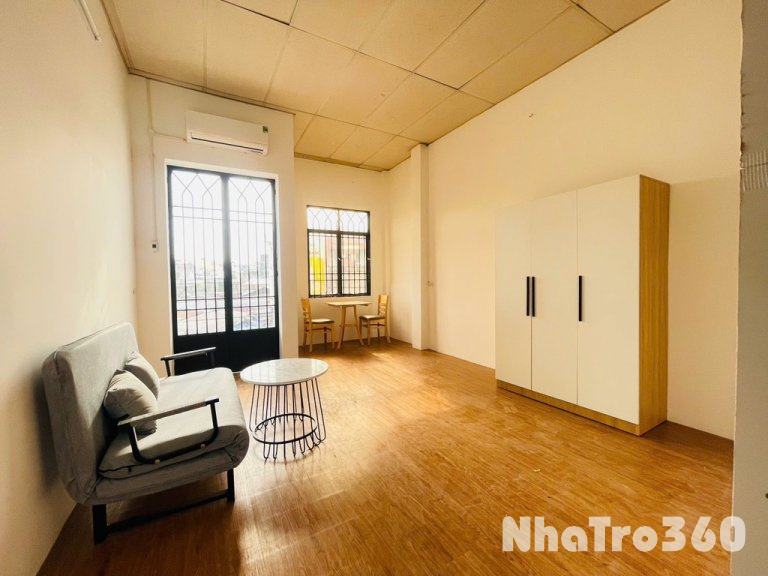 Cho thuê duplex ngay chợ Hoàng Hoa Thám - ETOWN