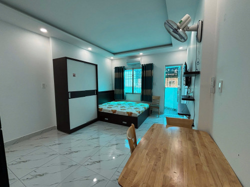 Cho thuê căn hộ Studio Ban công mát Q1 gần cầu Ông Lãnh, cầu Calmette, Phố Bùi Viện, chợ Bến Thành