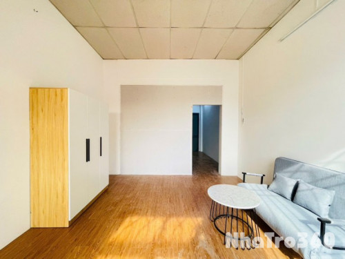 Cho thuê duplex ngay chợ Hoàng Hoa Thám - ETOWN