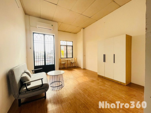 Cho thuê duplex ngay chợ Hoàng Hoa Thám - ETOWN