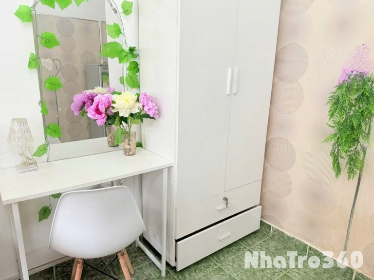 Cho thuê căn hộ ban công, Q4, Đường Đoàn Văn Bơ, gần ĐH Nguyễn Tất Thành, ĐH Luật, Chợ Xóm Chiếu