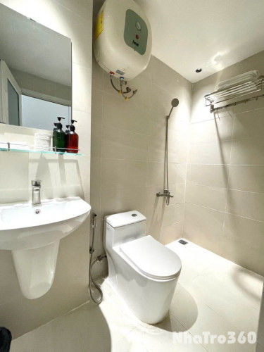 Cho thuê phòng studio full nội thất ban công ở Q1