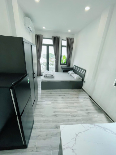 Cho thuê Studio ban công Q4, gần Đh Luật, Đh Nguyễn Tất Thành, cầu Tân Thuận, cầu Kênh Tẻ,…