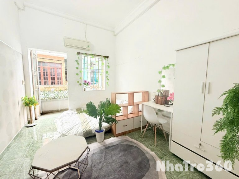 Cho thuê căn hộ ban công, Q4, Đường Đoàn Văn Bơ, gần ĐH Nguyễn Tất Thành, ĐH Luật, Chợ Xóm Chiếu
