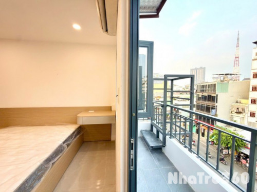 Cho thuê studio ban công lớn quận 1 full nội thất