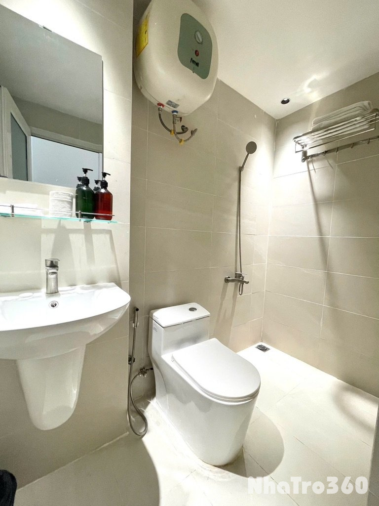 Cho thuê phòng studio full nội thất ban công ở Q1