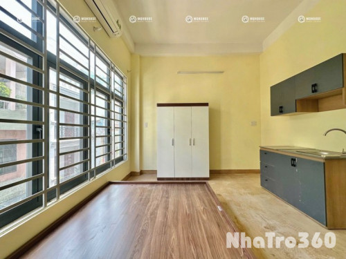 STUDIO BAN CÔNG SIÊU THOÁNG NGAY ĐH VĂN HIẾN