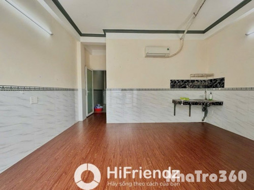 Full nội thất, ban công, thang máy, giá rẻ