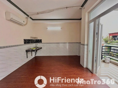 Full nội thất, ban công, thang máy, giá rẻ