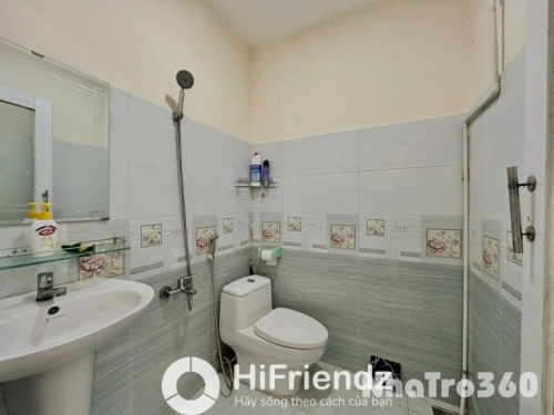 Full nội thất, ban công, thang máy, giá rẻ