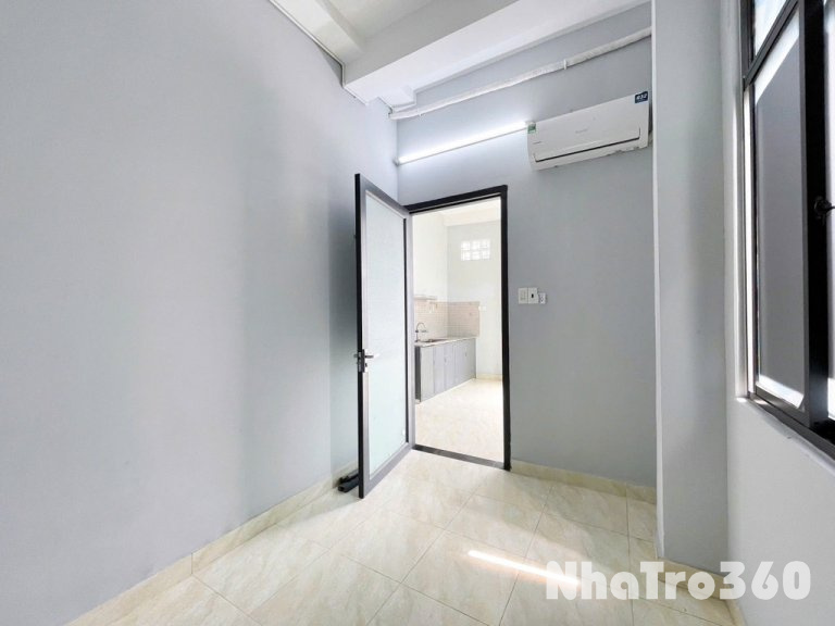 Cho thuê 2PN ban công gần ĐH Văn Hiến - Khu K300