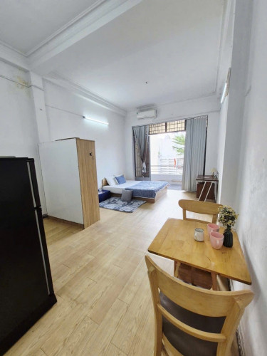 Cho thuê căn hộ Studio Ban công thoáng Q4 gần ĐH Luật, ĐH Nguyễn Tất Thành, cầu Tân Thuận