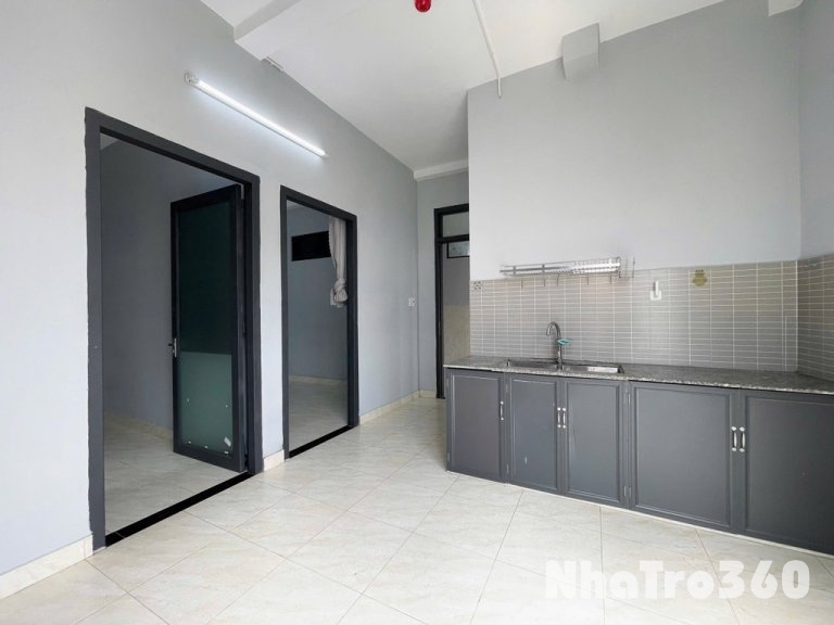 Cho thuê 2PN ban công gần ĐH Văn Hiến - Khu K300