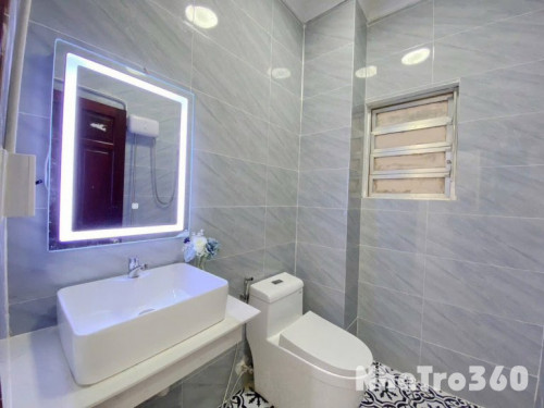 MẶT TIỀN HOÀNG DIỆU - CÓ BAN CÔNG - QUẬN 4