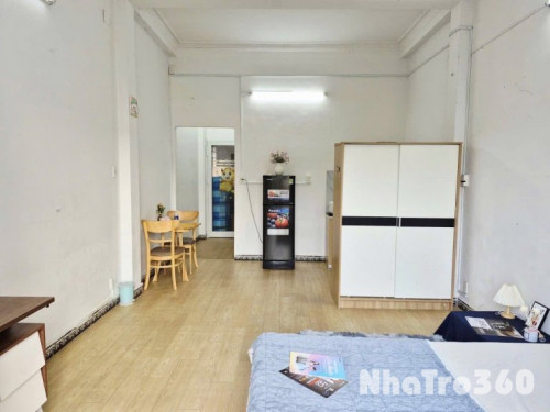 Cho thuê căn hộ Studio Ban công thoáng Q4 gần ĐH Luật, ĐH Nguyễn Tất Thành, cầu Tân Thuận