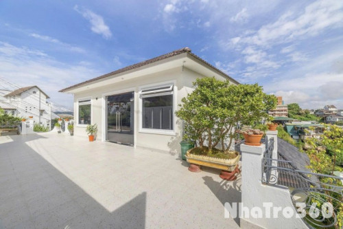 Cho thuê villa sân vườn 4 nhà riêng biệt 7 phòng đường Lý Nam Đế, phường 8, đà lạt giá 40tr