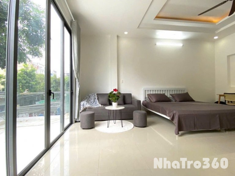 Phòng ban công 35m2 quận 1 ngay ngã 5 cống quỳnh