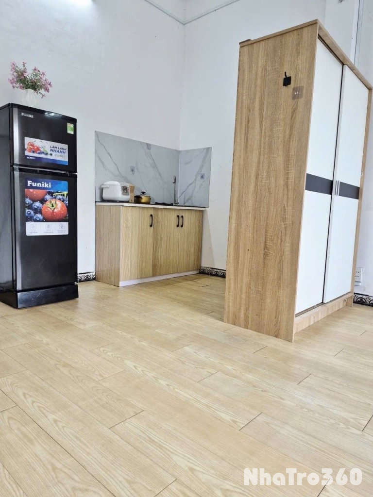 Cho thuê căn hộ Studio Ban công thoáng Q4 gần ĐH Luật, ĐH Nguyễn Tất Thành, cầu Tân Thuận